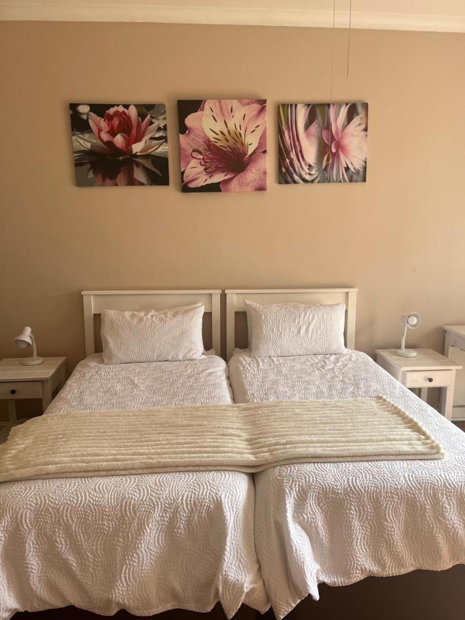 At Sta-Plus Guest House 포트엘리자베스 외부 사진